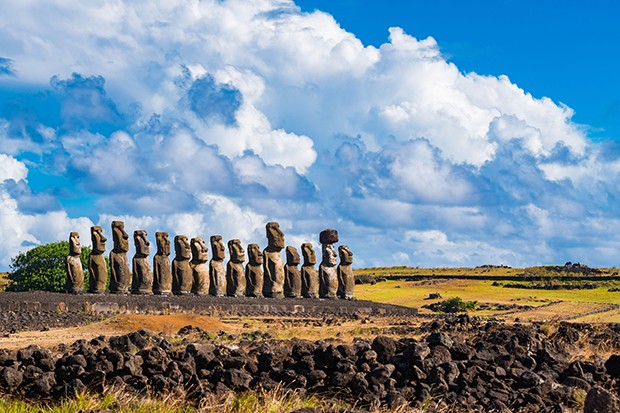 moai statue