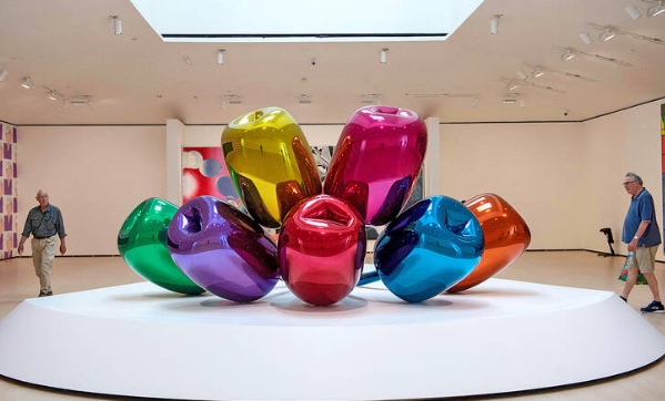 jeff koons glass sculptures